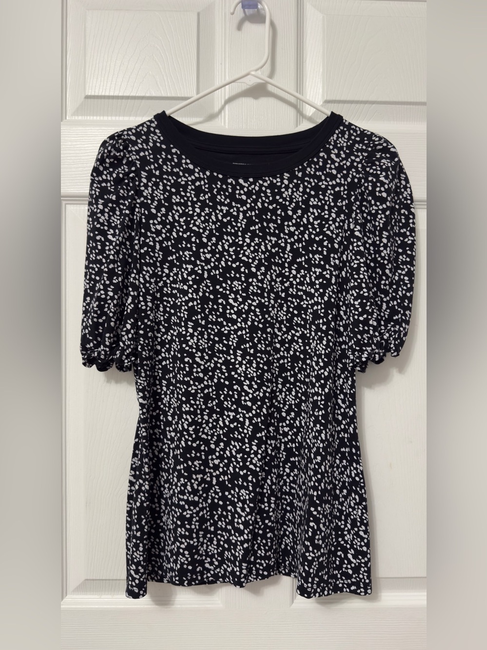 Amazon Essentials Black Top with White Speckle Print and Puff Sleeves